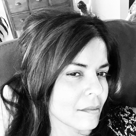 Hello 👋 I’m your posher Sue 😘 - Picture 1 of 2